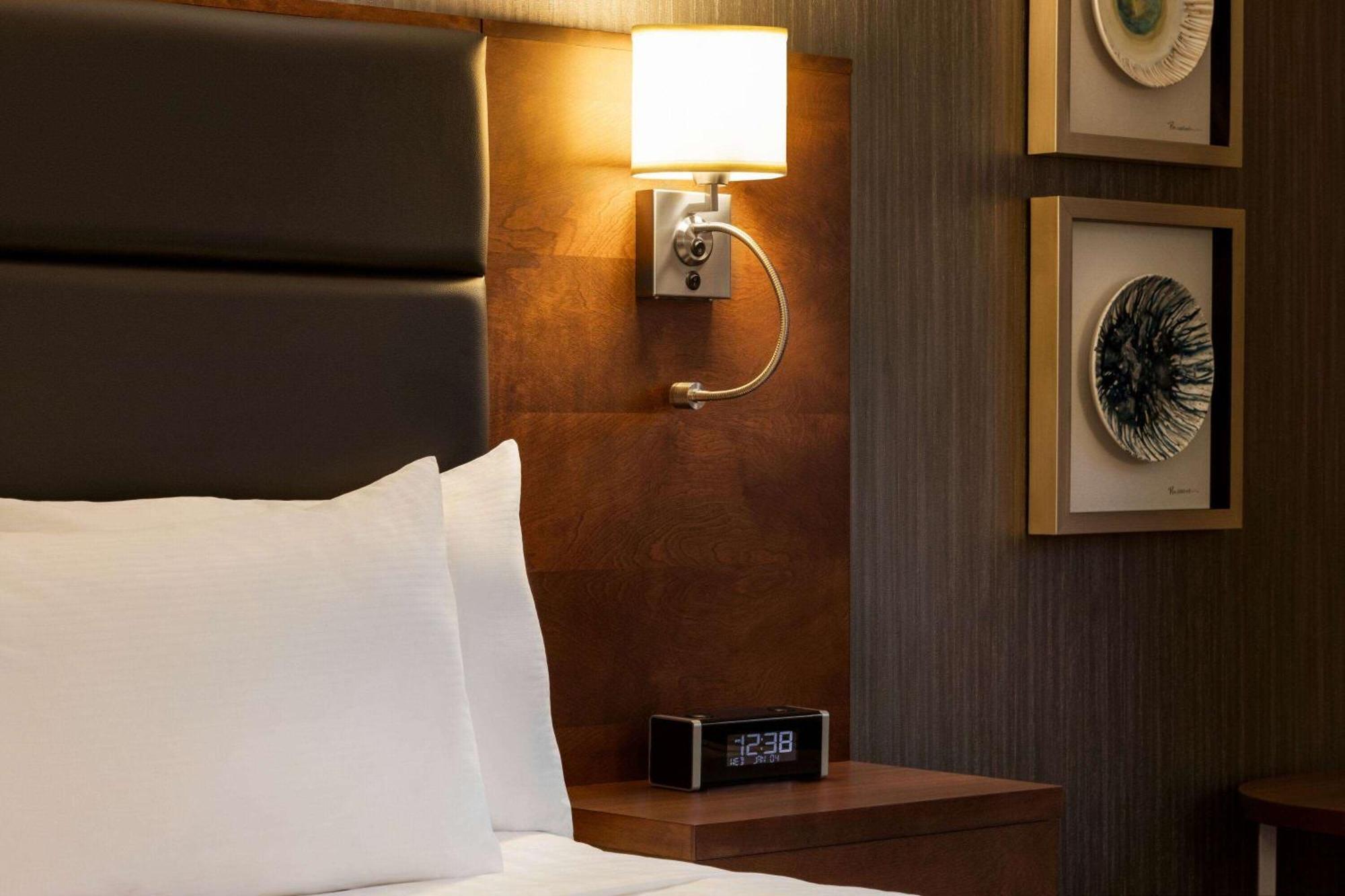 Atlantic Host Hotel, Trademark Collection By Wyndham Hotel Bathurst